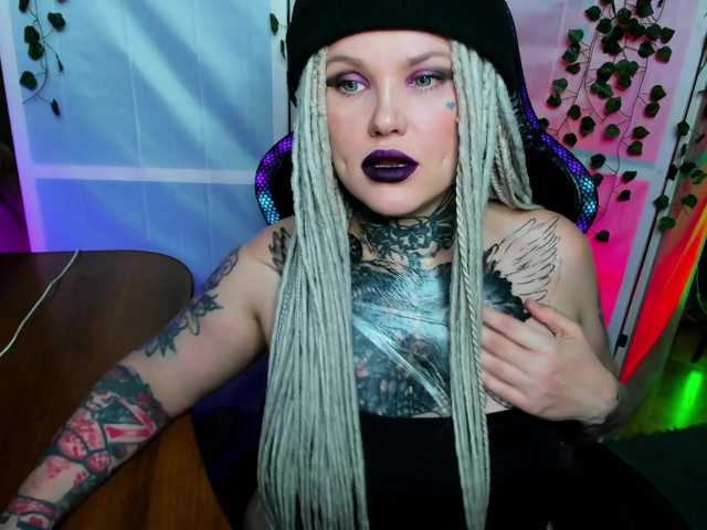 HellGa's BongaCams show and profile