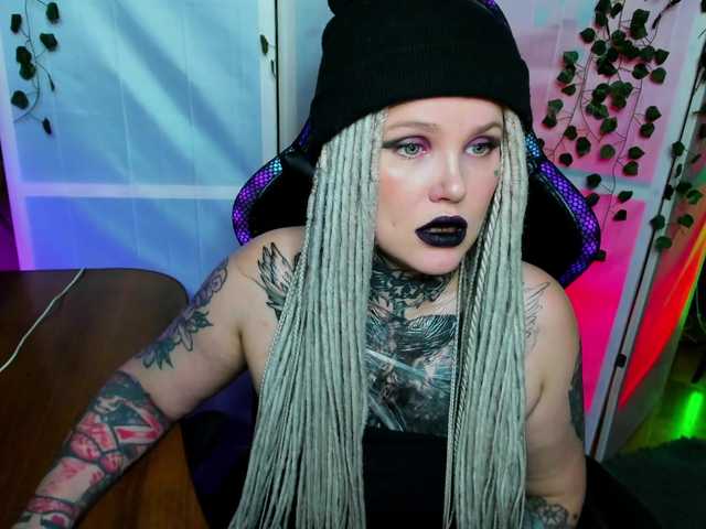 HellGa's BongaCams show and profile