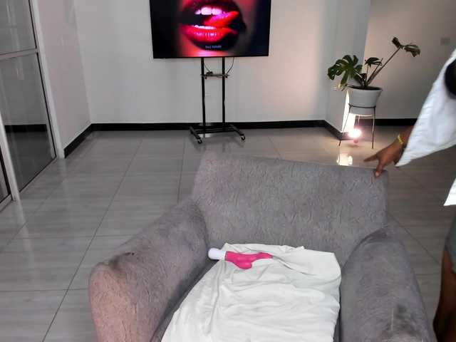 irissmoon777's BongaCams show and profile