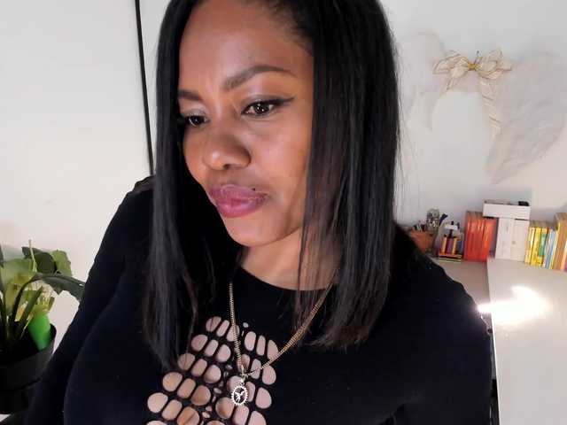 irissmoon777's BongaCams show and profile