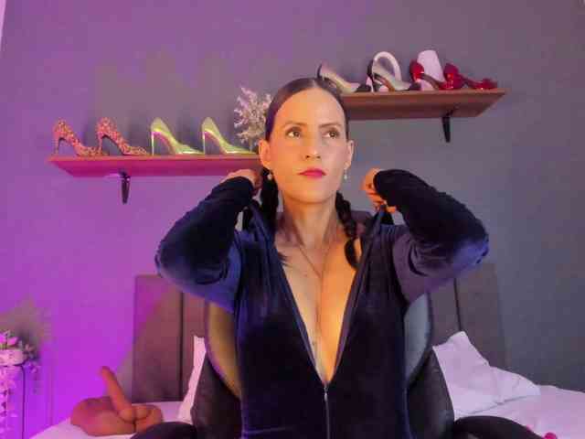 Coco-balenciaga webcam