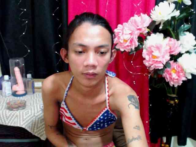 xWILDcucumberx Live Webcam on BongaCams