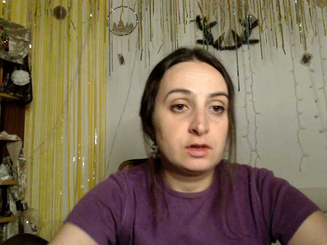 le modèle UWillMarryMyAss est en webcam porno dans un show sur le site bongacams, il possède les tags suivants: White/Caucasian,Brunette,Shaved