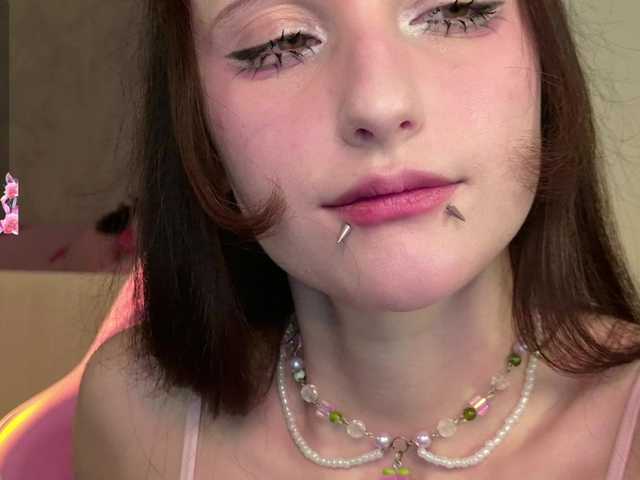 MiraJade's BongaCams show and profile