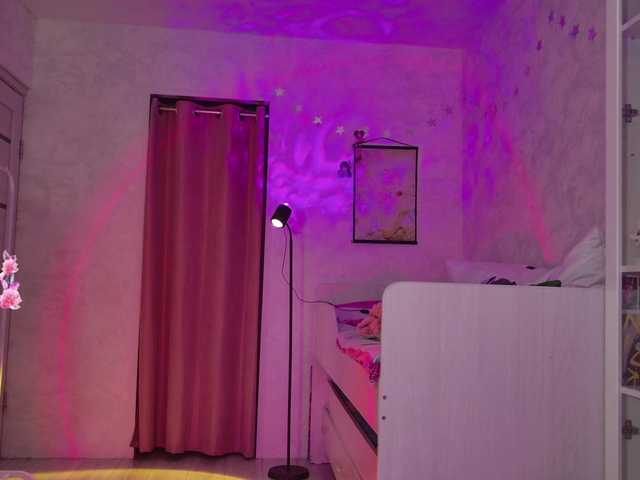 MiraJade's BongaCams show and profile