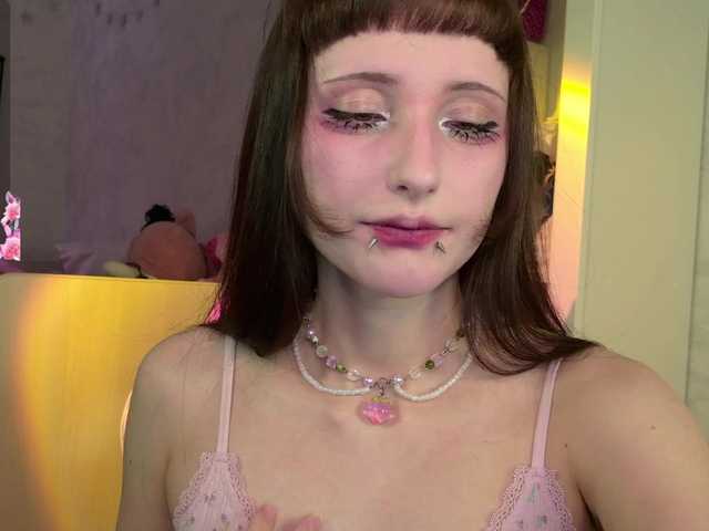 MiraJade's BongaCams show and profile