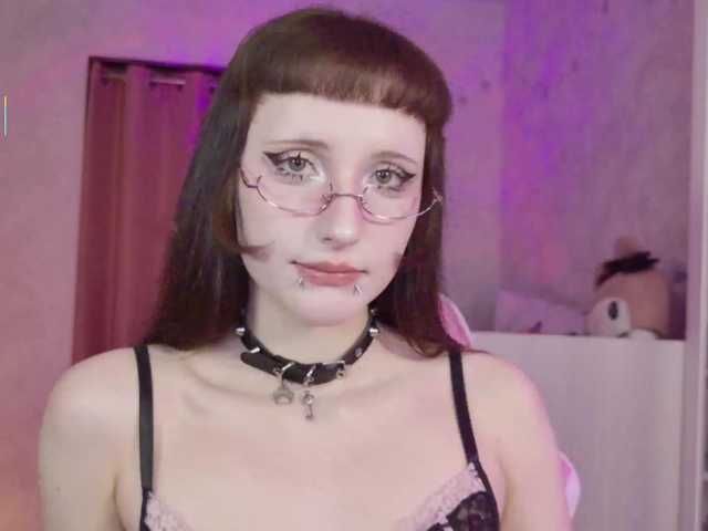 MiraJade's BongaCams show and profile