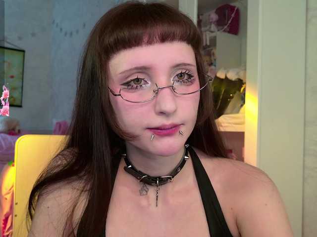 MiraJade's BongaCams show and profile
