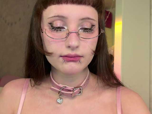 MiraJade's BongaCams show and profile