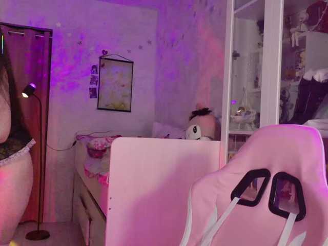 MiraJade's BongaCams show and profile