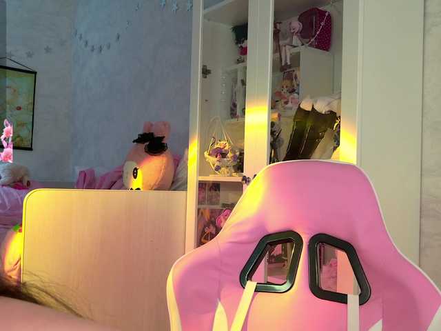 MiraJade's BongaCams show and profile