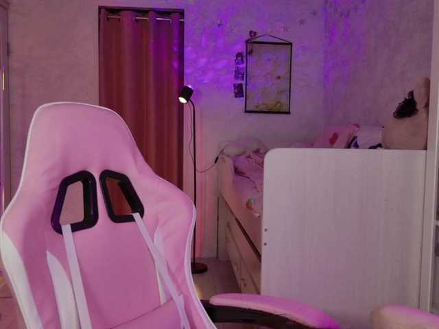 MiraJade's BongaCams show and profile