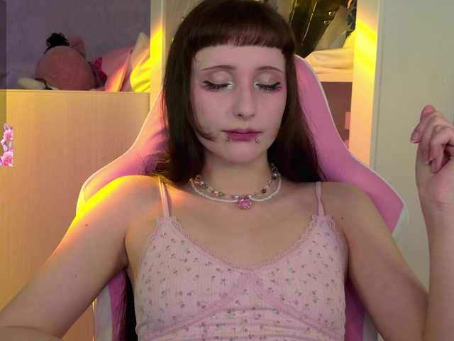 MiraJade's BongaCams show and profile