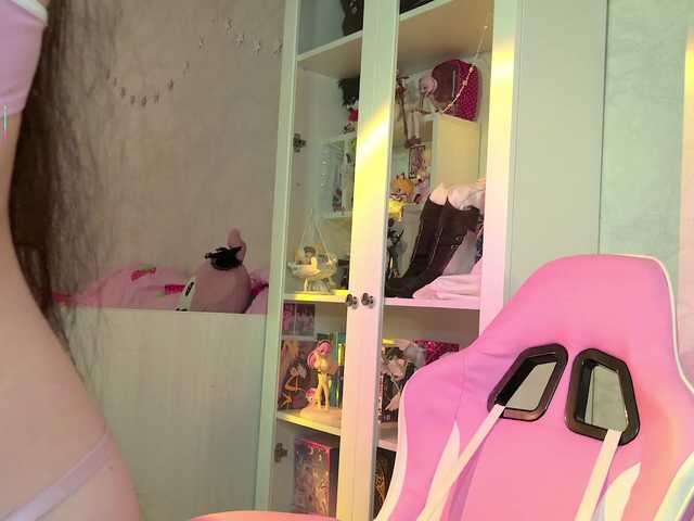 MiraJade's BongaCams show and profile