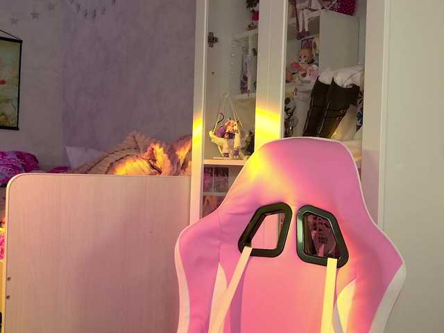 MiraJade's BongaCams show and profile