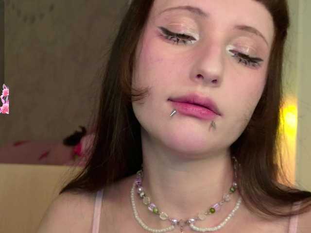 MiraJade's BongaCams show and profile