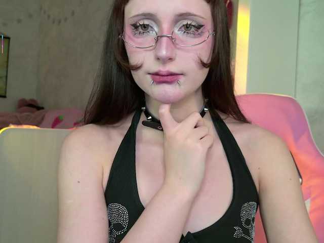 MiraJade's BongaCams show and profile