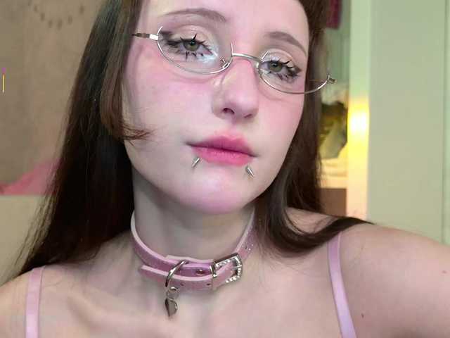 MiraJade's BongaCams show and profile
