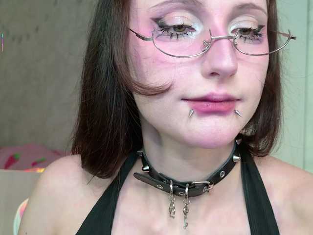 MiraJade's BongaCams show and profile