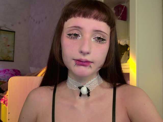 MiraJade's BongaCams show and profile