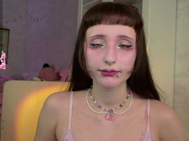 MiraJade's BongaCams show and profile