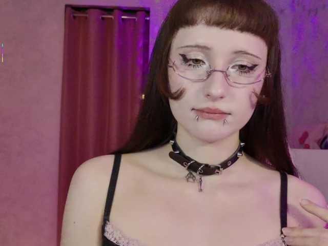 MiraJade's BongaCams show and profile