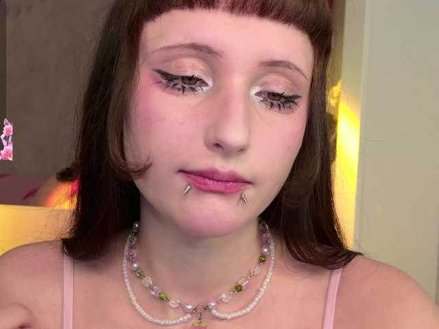 MiraJade's BongaCams show and profile