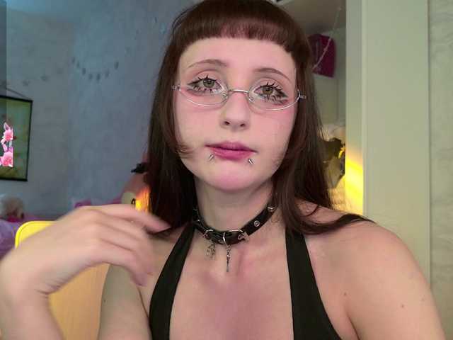 MiraJade's BongaCams show and profile