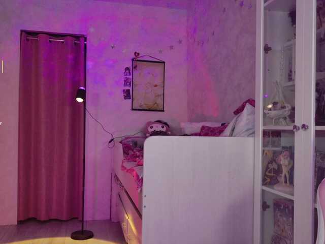 MiraJade's BongaCams show and profile