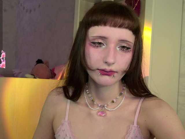 MiraJade's BongaCams show and profile