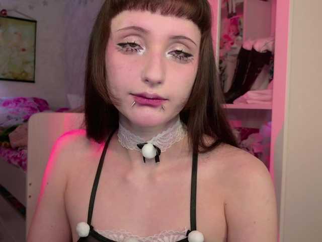 MiraJade's BongaCams show and profile