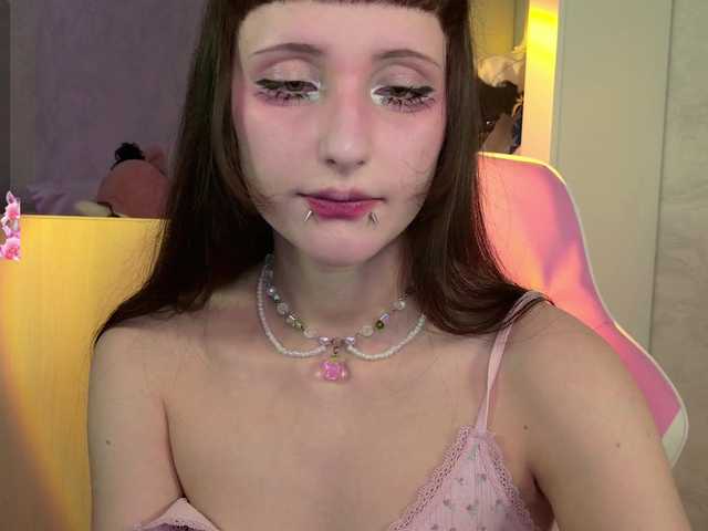 MiraJade's BongaCams show and profile