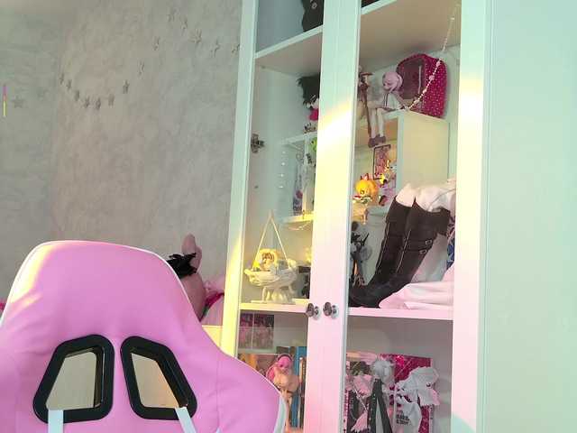 MiraJade's BongaCams show and profile