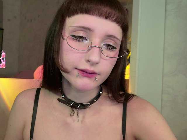 MiraJade's BongaCams show and profile