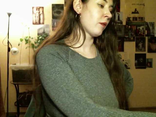 Masturbate to cute performer TemptingFable TemptingFable from BongaCams