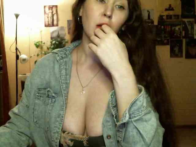 TemptingFable webcam