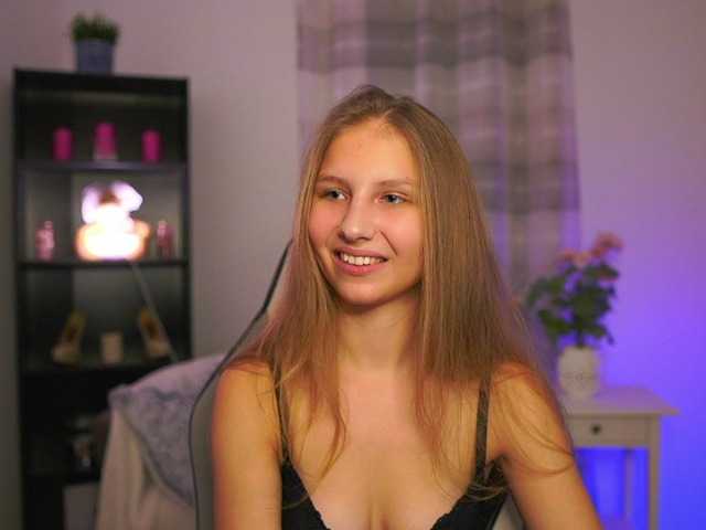 emmiemurray's BongaCams show and profile