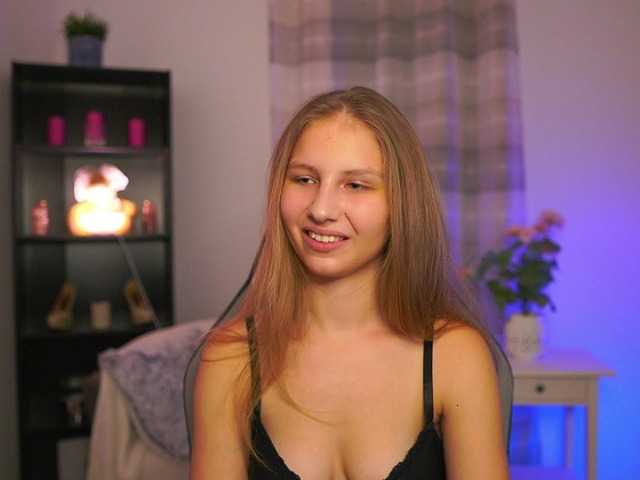 emmiemurray's BongaCams show and profile