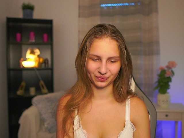 emmiemurray's BongaCams show and profile
