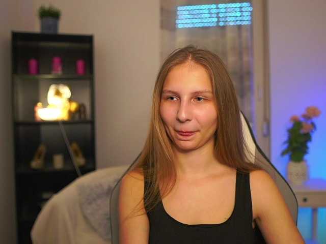 emmiemurray's BongaCams show and profile