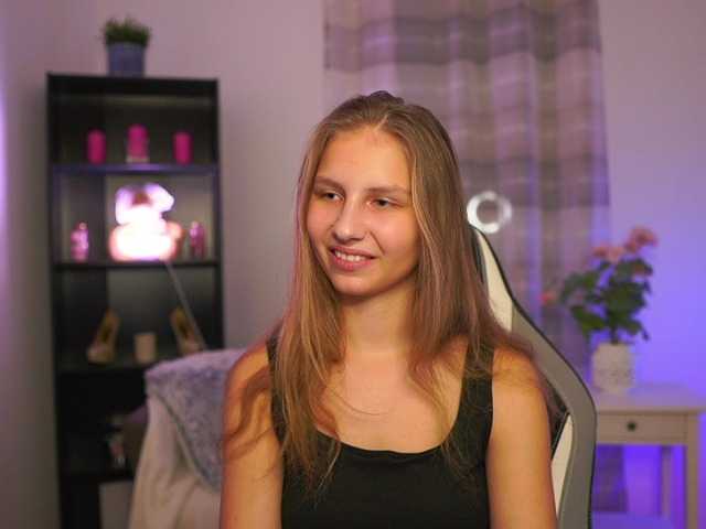 emmiemurray's BongaCams show and profile