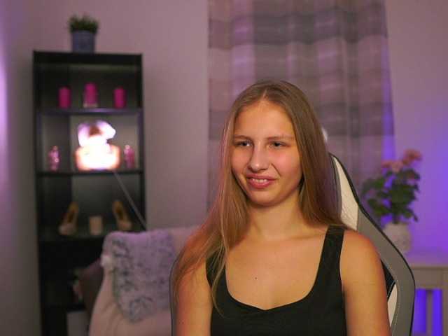 emmiemurray's BongaCams show and profile