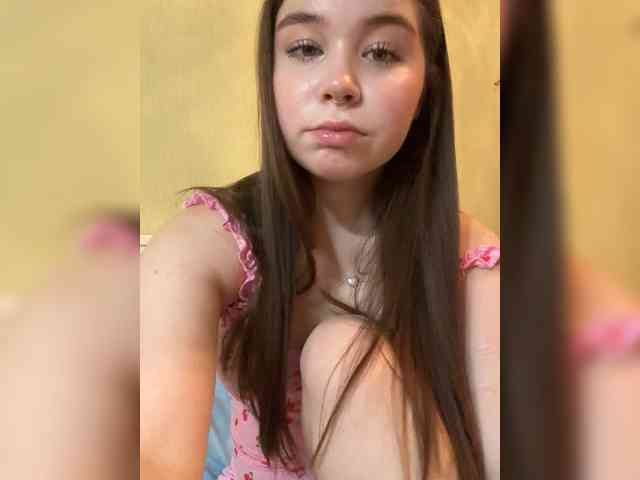 kikikiraa webcam