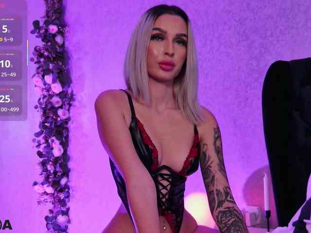 AriannaLure Live Webcam on BongaCams