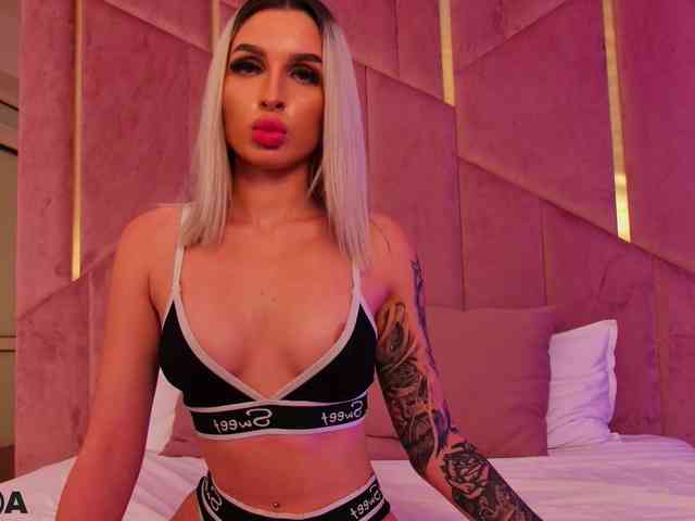 AriannaLure webcam