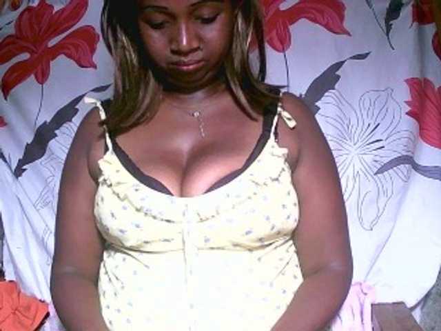 PatryciaBunny webcam bongacams model stream image