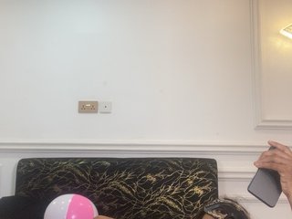 Zola_Nooryi Porn Show