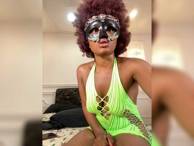 zolanooryi's BongaCams show and profile