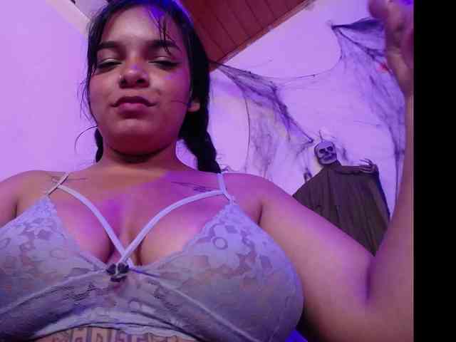 chloe-tgn webcam