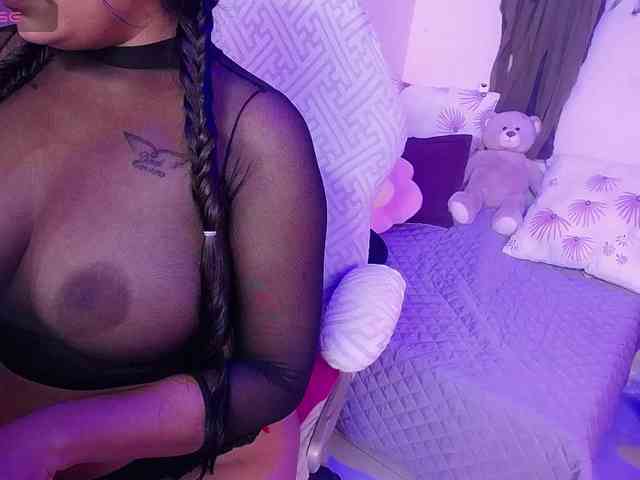 chloe-tgn webcam